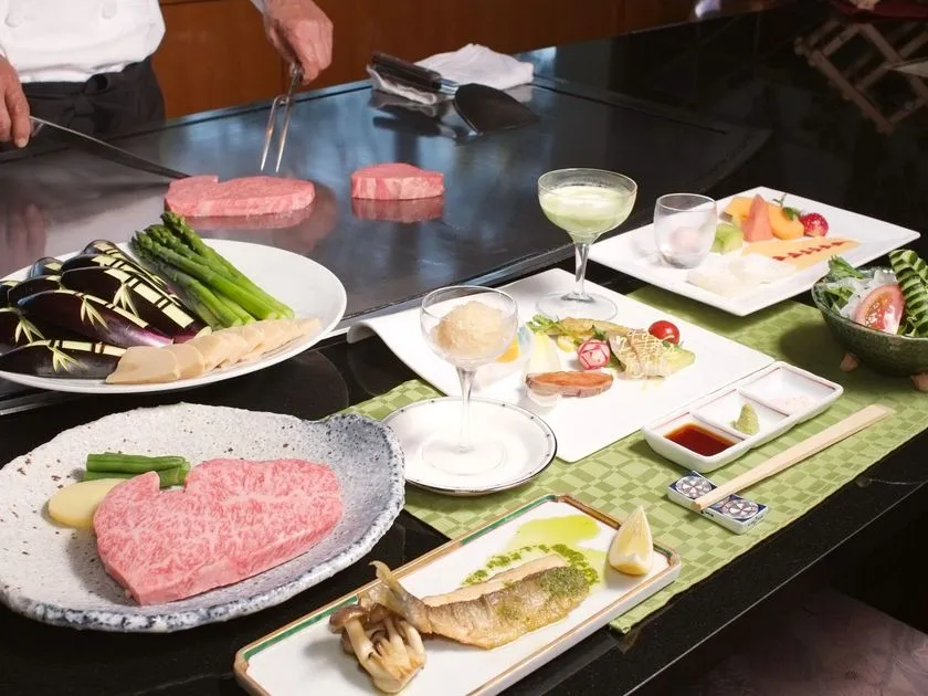 紫塚ゴルフ倶楽部のフェアウェイと特徴的なホール