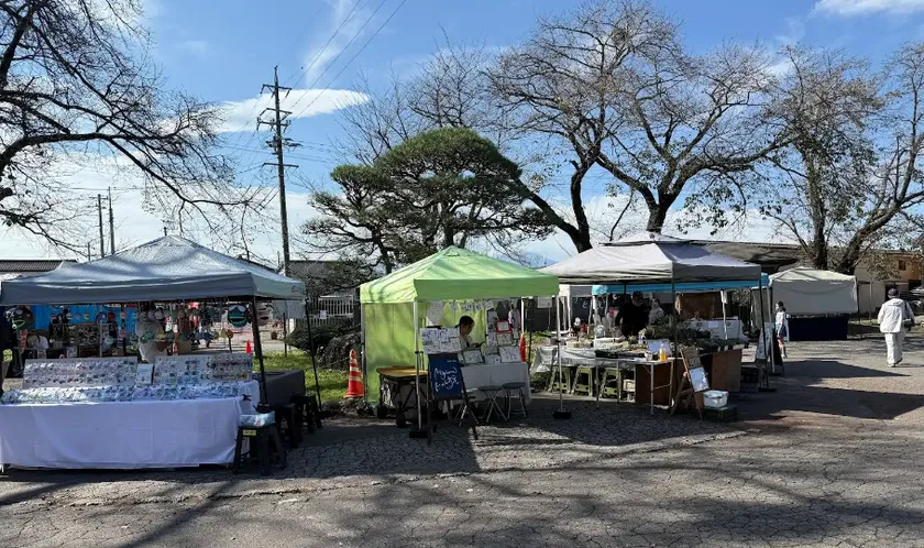千曲錦酒造の春の大感謝祭で楽しめる新酒試飲・販売ブースの様子