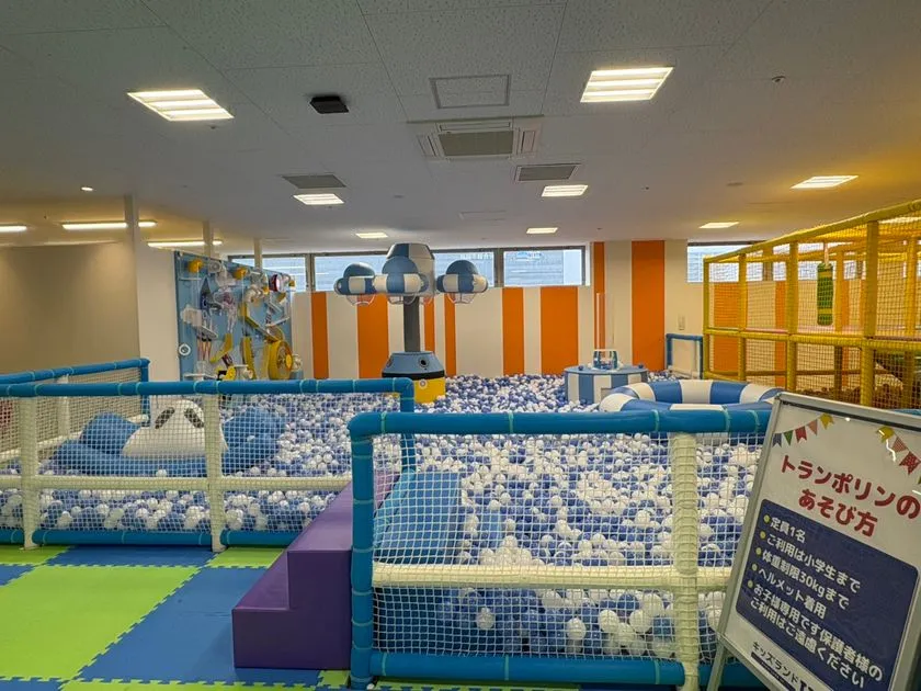 からくり装置やボールシャワーなど仕掛けが盛りだくさん