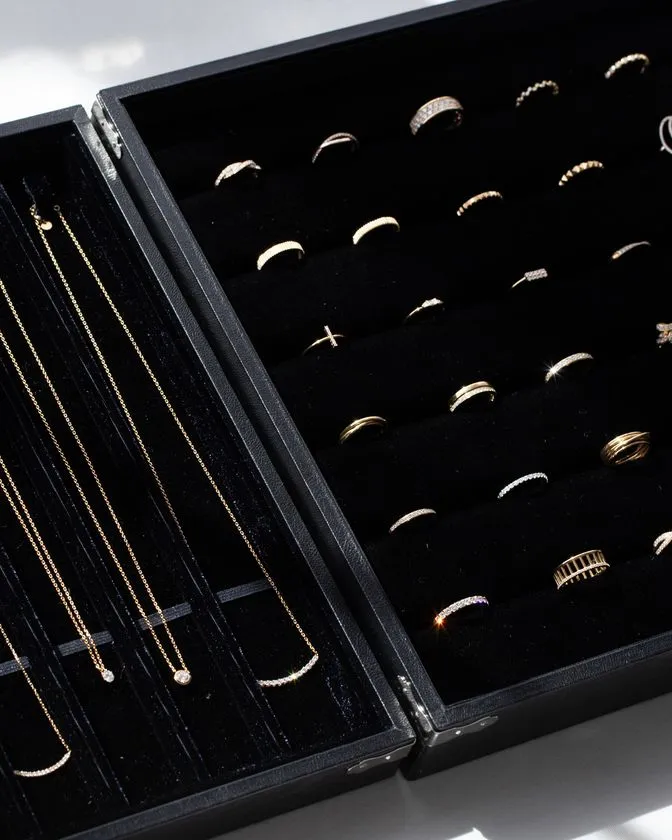 500点以上のジュエリーを試着