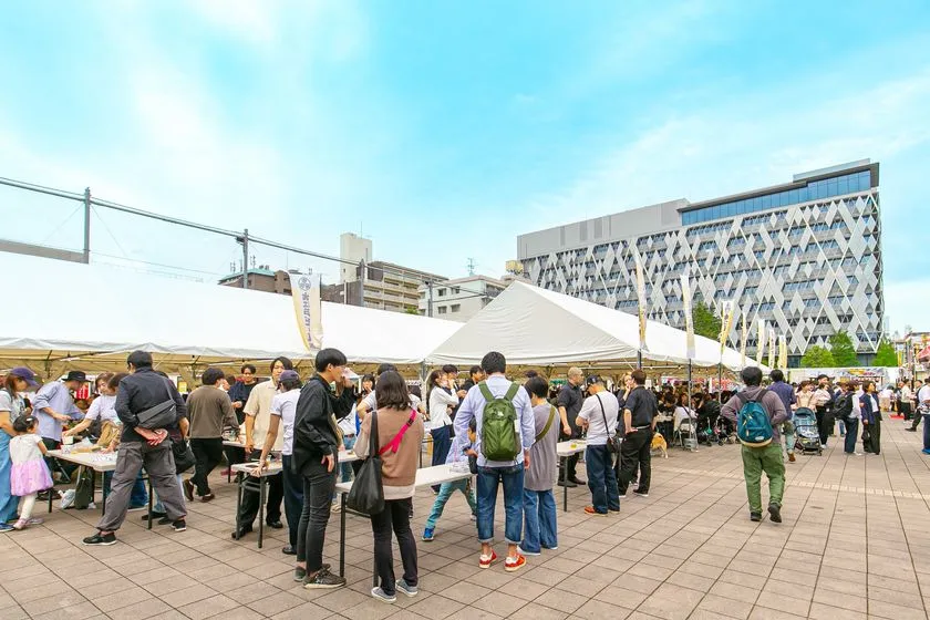 出店ブルワリーが集まる大江戸ビール祭りの様子