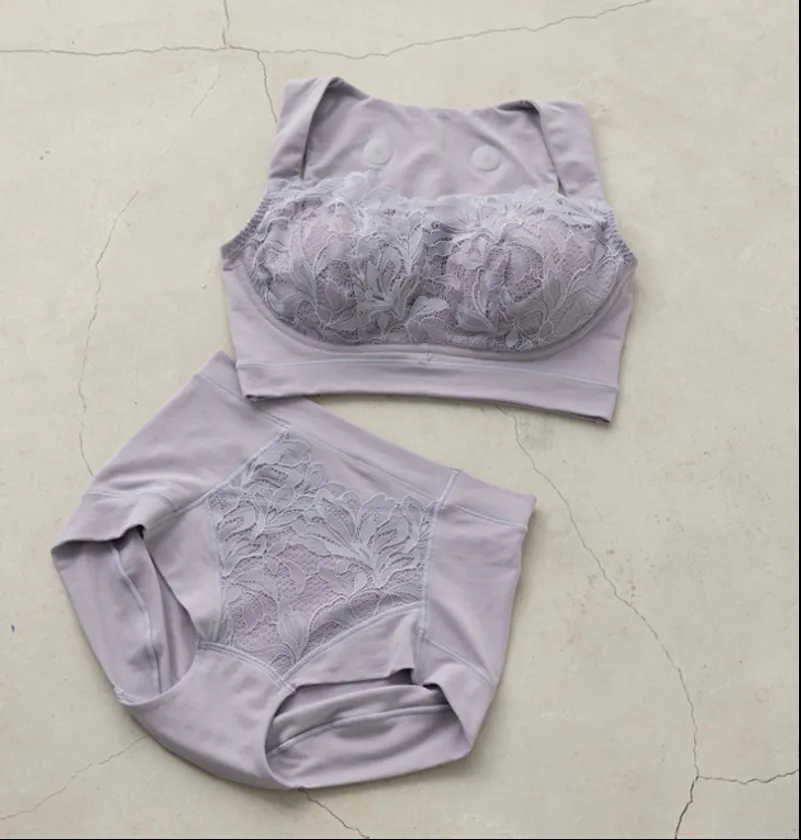 肩らっくす LUXE ハーフトップと腰こりらっくす LUXE ペアショーツ