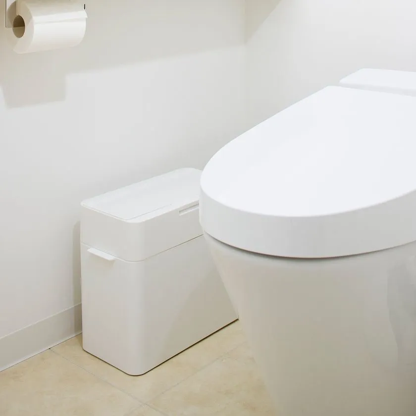 トイレ横でも場所を取らないサイズ感(9.5L)