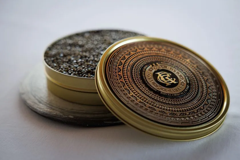 厳選されたキャビアを心ゆくまで。(はじまりの一皿)