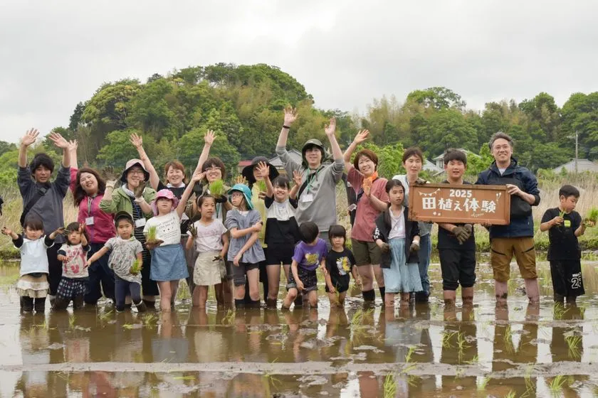 2025年田植え体験の様子(2)