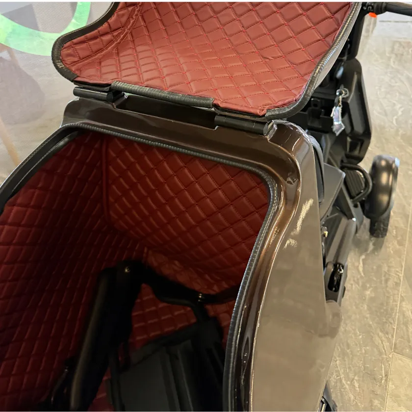 約220Lの積載が可能なELEGRANのクローズドボックス