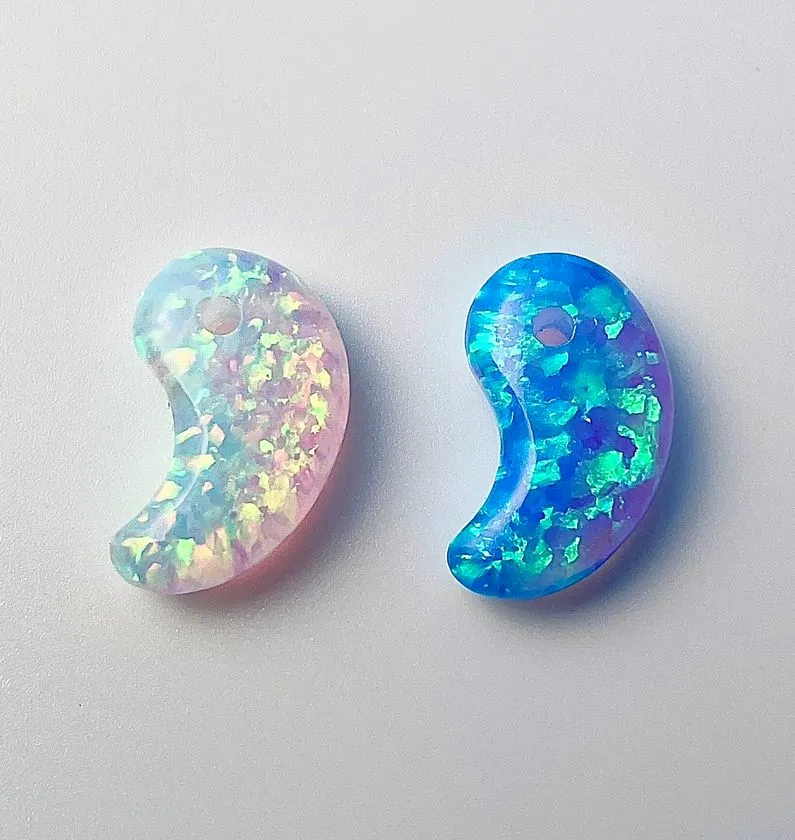 人工オパールを使った勾玉製作体験