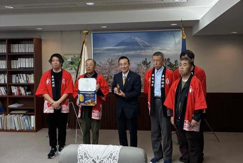 知事表敬時の写真