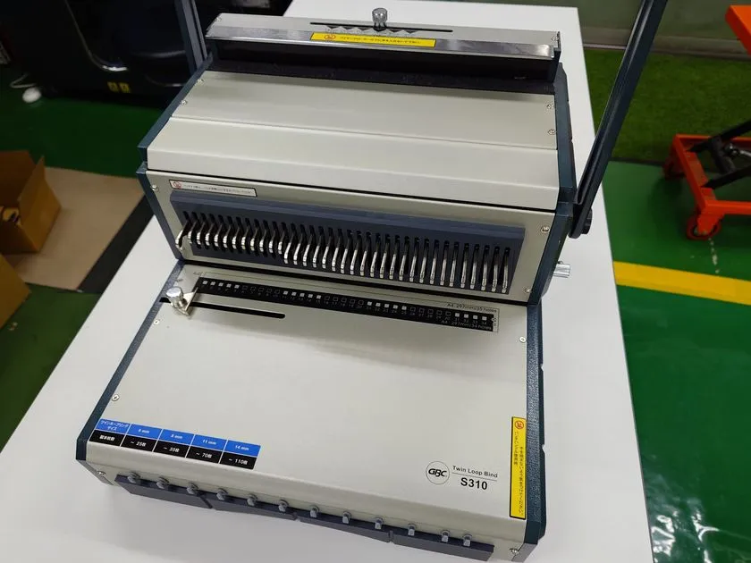 当日設置予定のリング製本機ツインループバインドS310