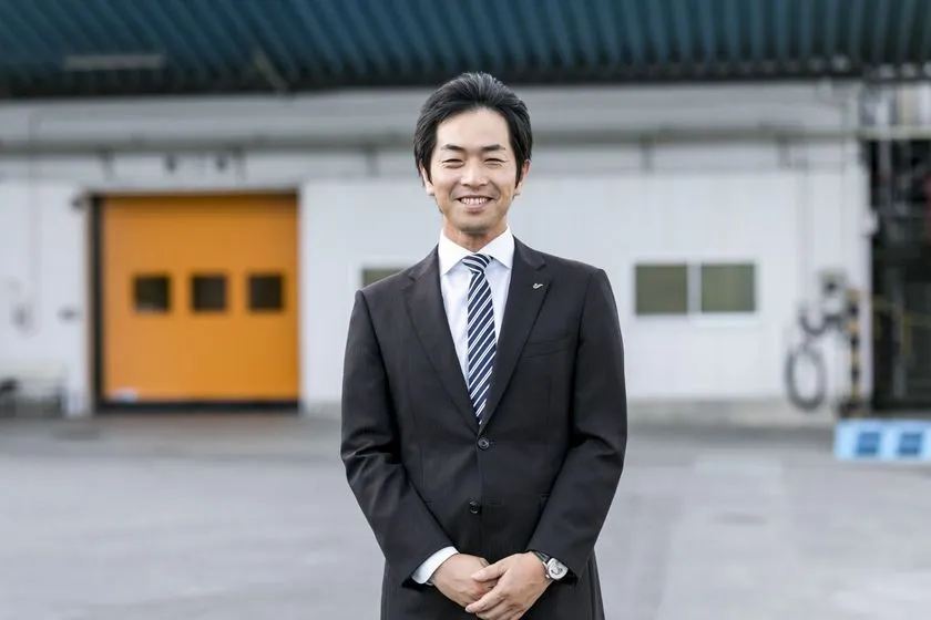厚生産業株式会社代表取締役社長の里村俊介さん