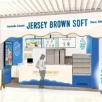 旅立つ前に寄りたい、十勝の本物の味！ ジャージーブラウンソフト 新千歳空港店 リニューアルオープン