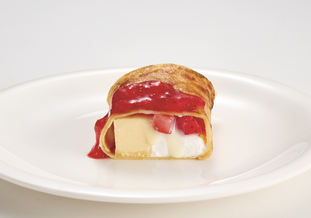 カタラーナクレープブリュレ 苺ソース（断面）