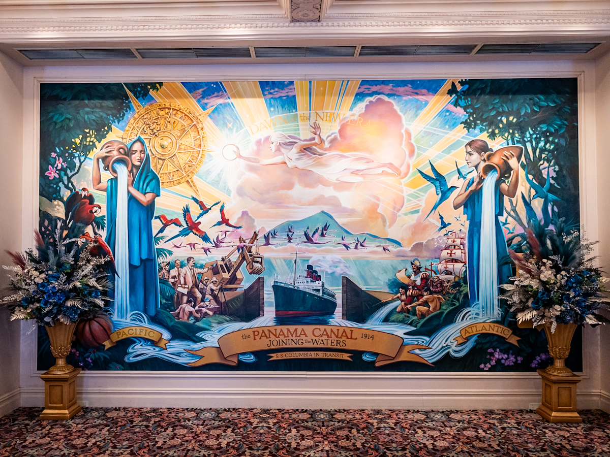 S.S.コロンビア・ダイニングルーム　ガラデコレーション