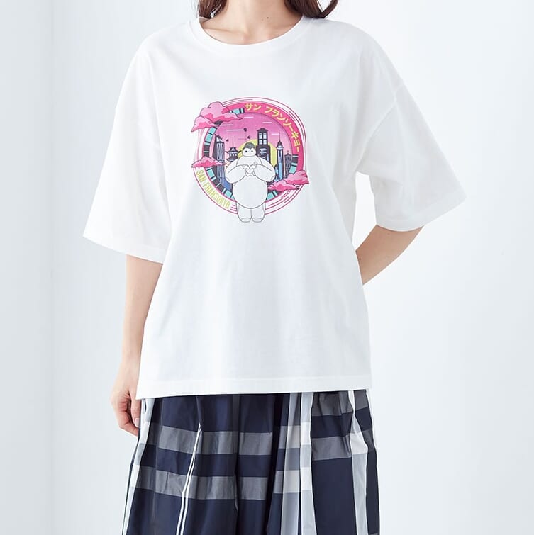 ユニセックススーベニアTシャツ　ベイマックス　ホワイト