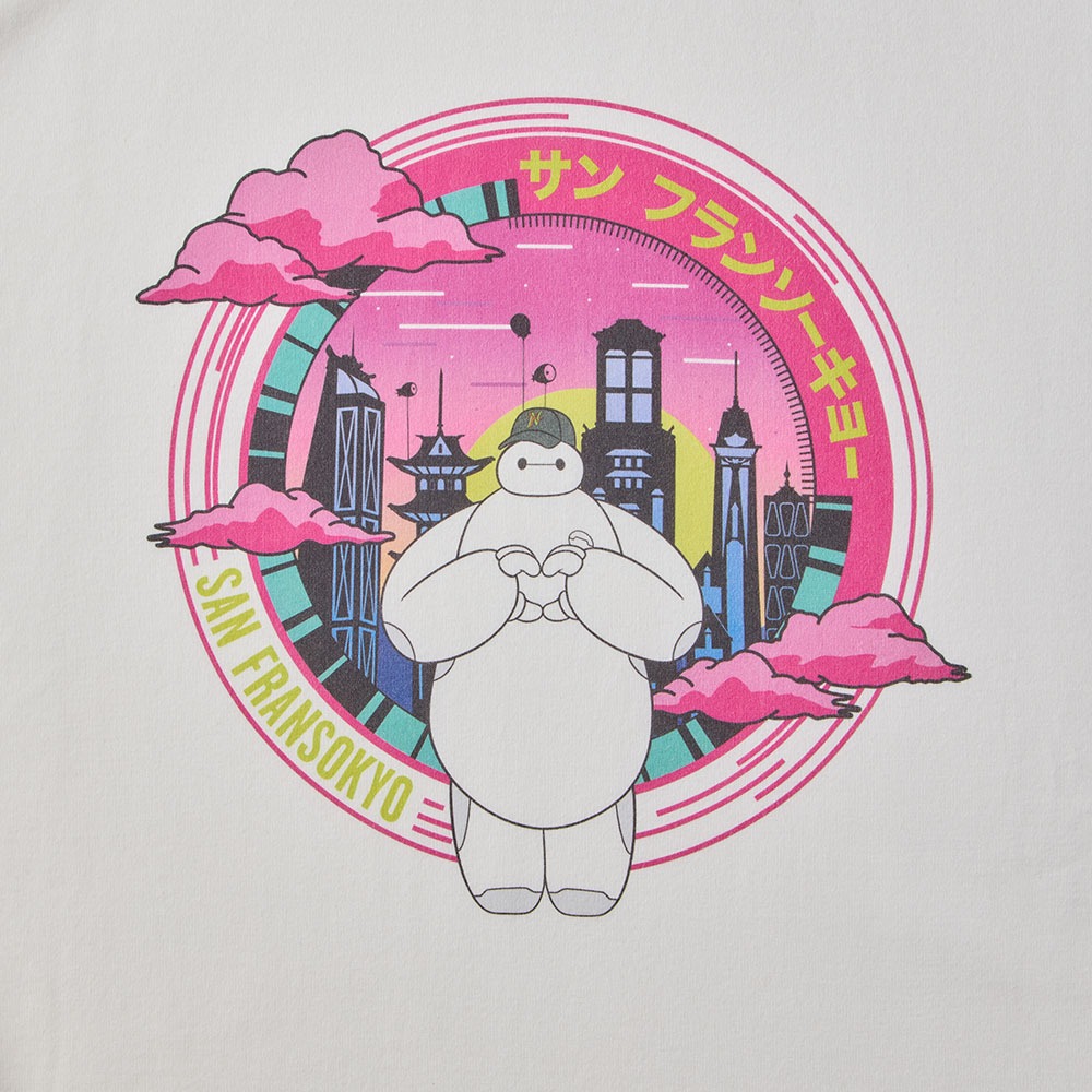 ユニセックススーベニアTシャツ　ベイマックス　ホワイト　デザインアップ