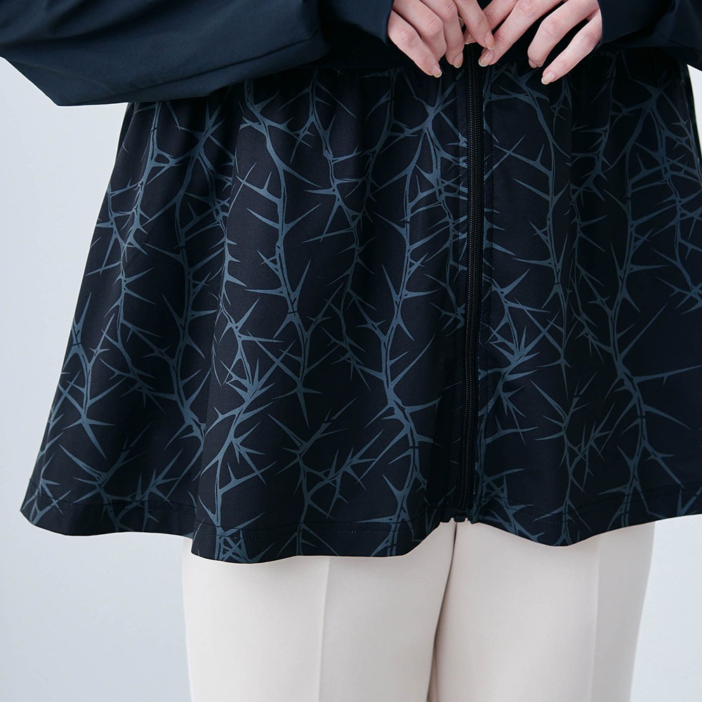 夏にうれしい機能いっぱいパーカー　マレフィセント　デザインアップ