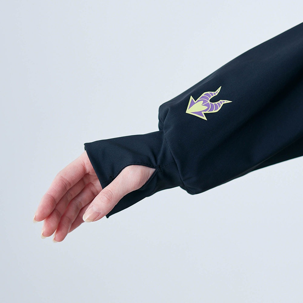 夏にうれしい機能いっぱいパーカー　袖