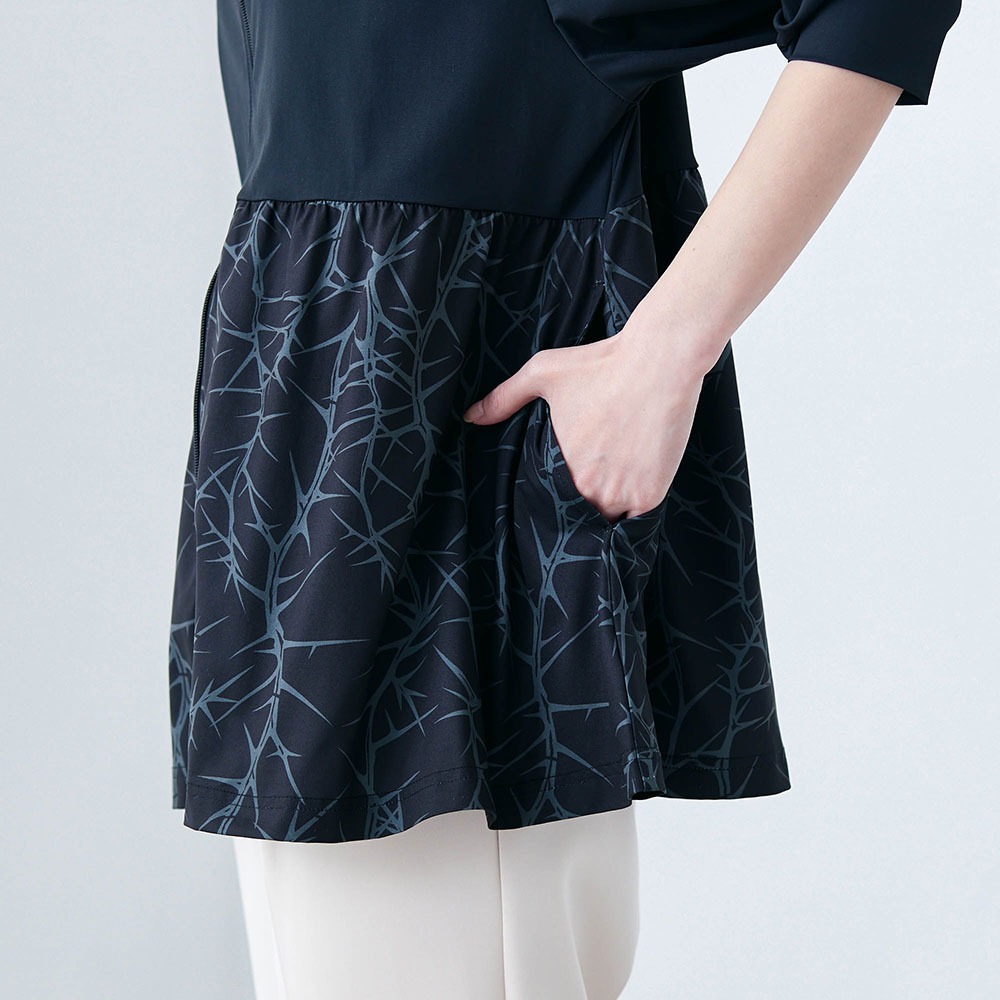 夏にうれしい機能いっぱいパーカー　ポケット