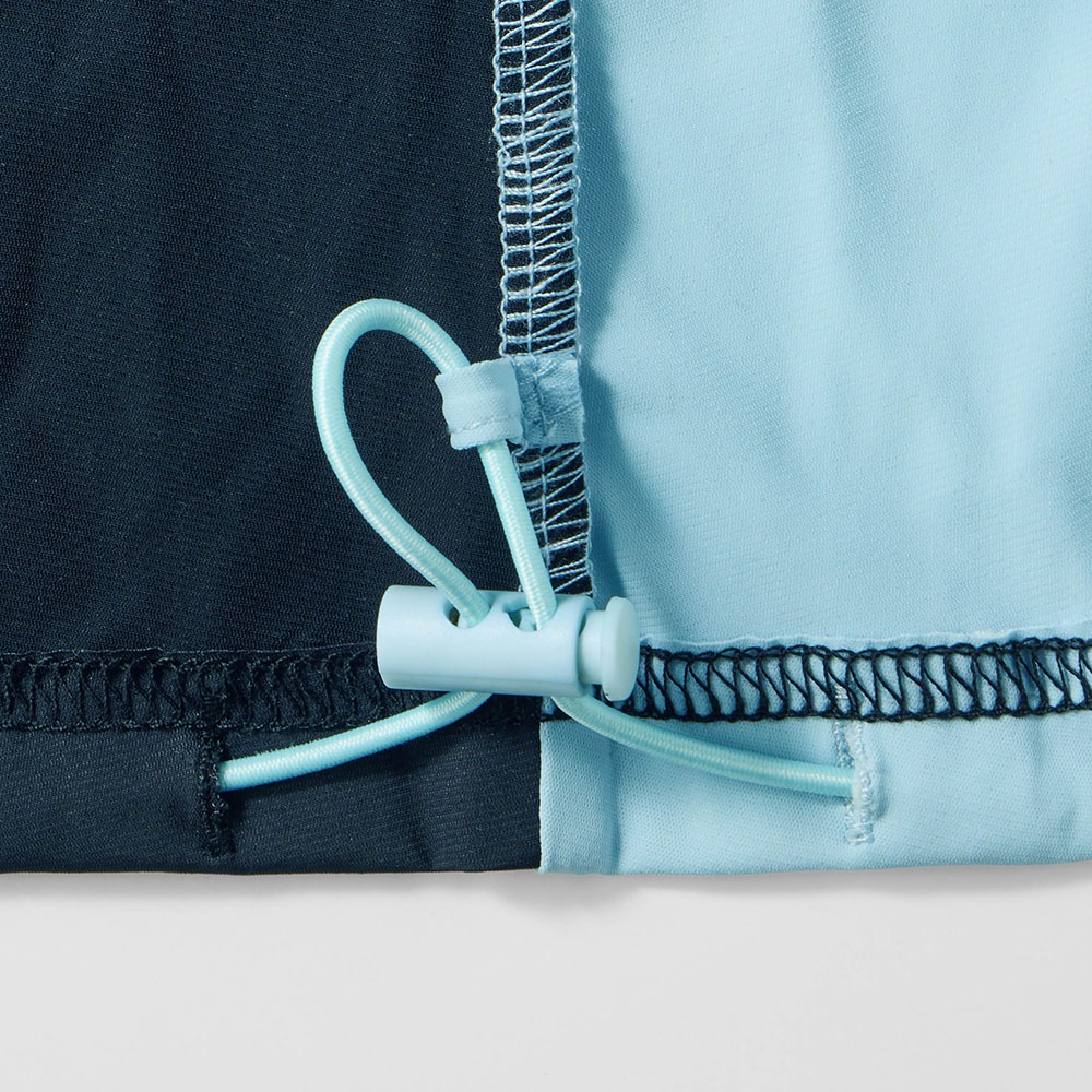 夏にうれしい機能いっぱいパーカー　裾