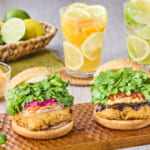 フレッシュネスバーガー「パクチーチキンバーガー カオマンガイ／バインミー」