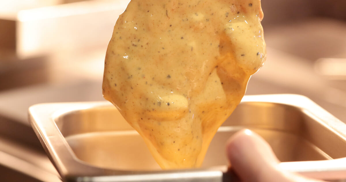 こだわりのフライドチキンを使用　1