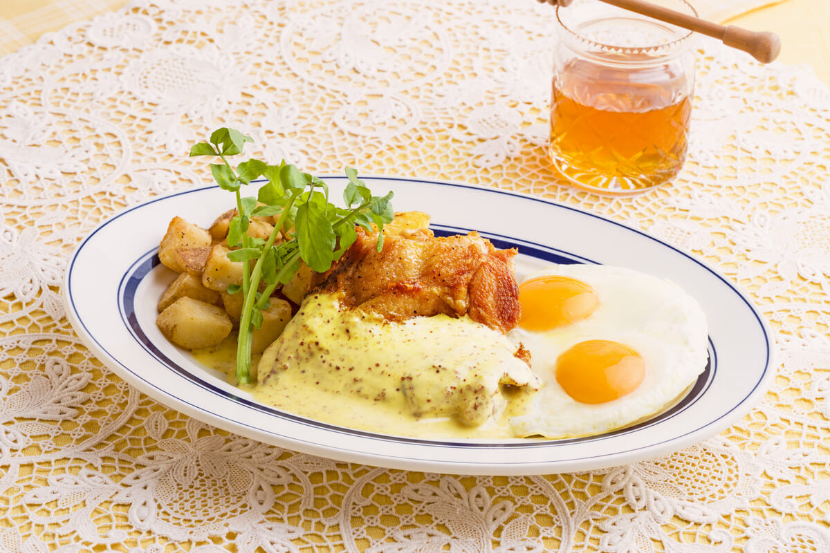 ハニーマスタードチキン＆エッグス（イートイン）