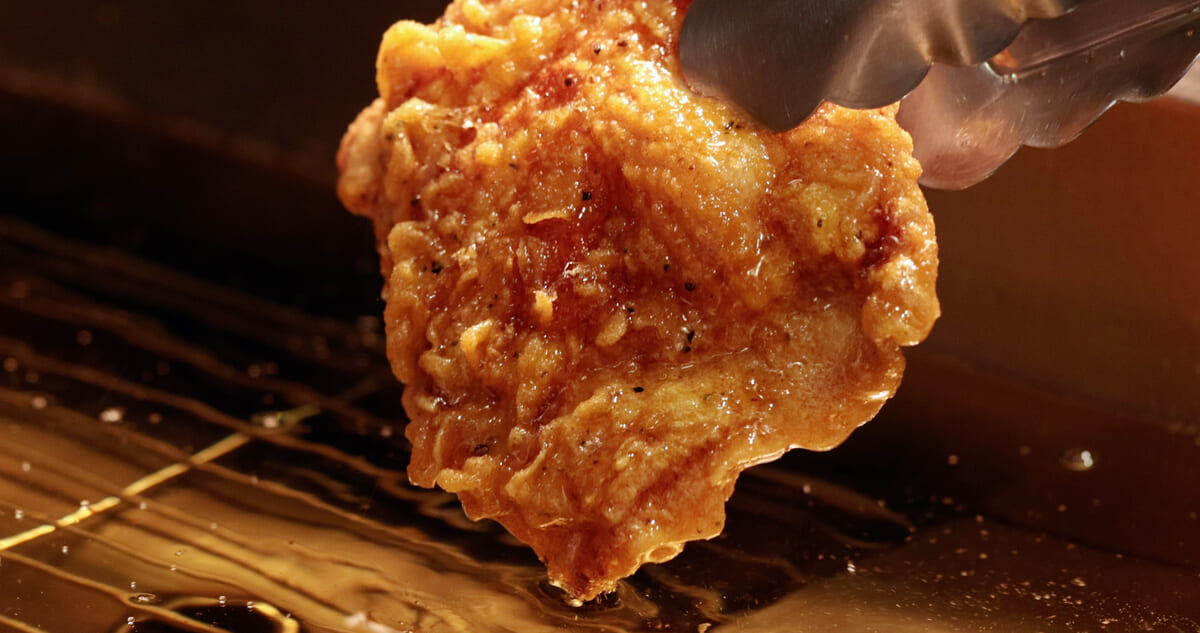 こだわりのフライドチキンを使用　2