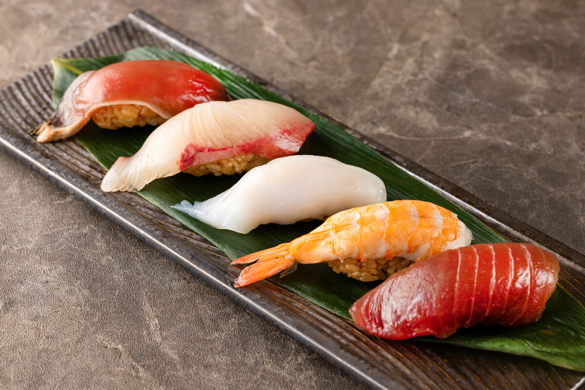 寿司(赤酢のシャリ)