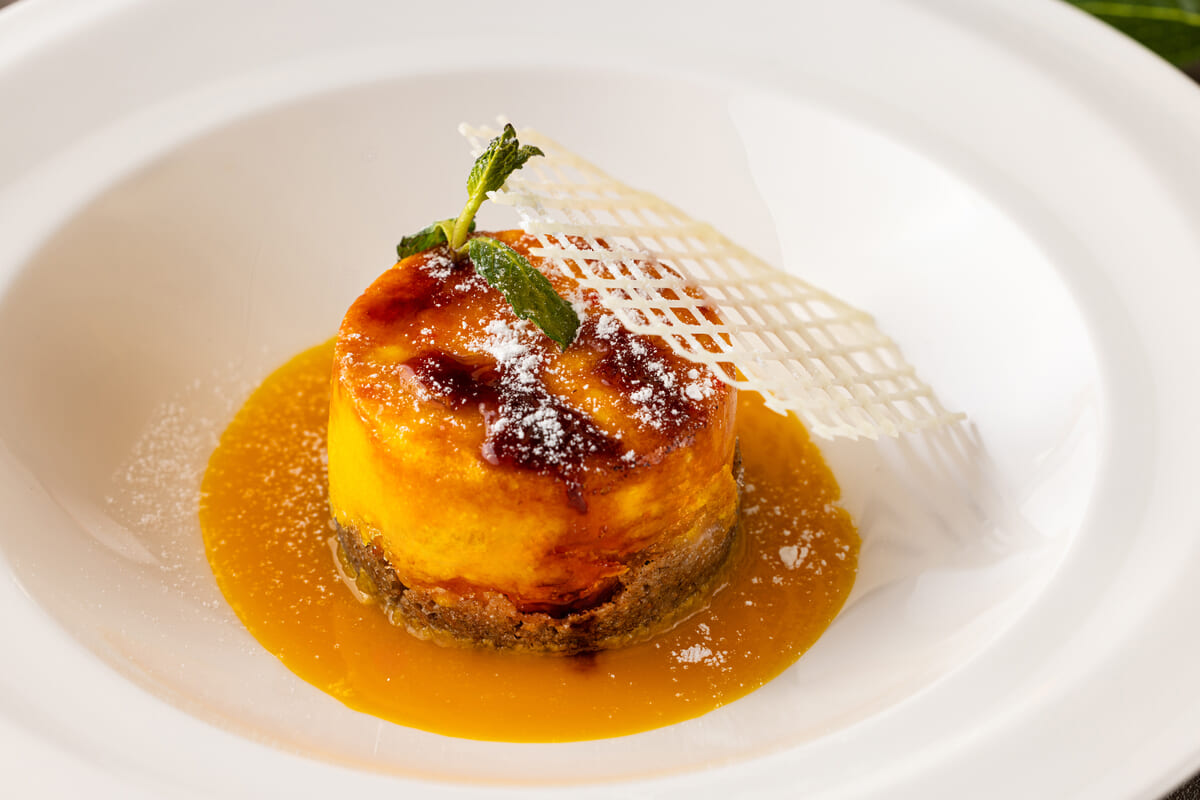 ペストリーシェフ監修 その場で炙るマンゴーブリュレ