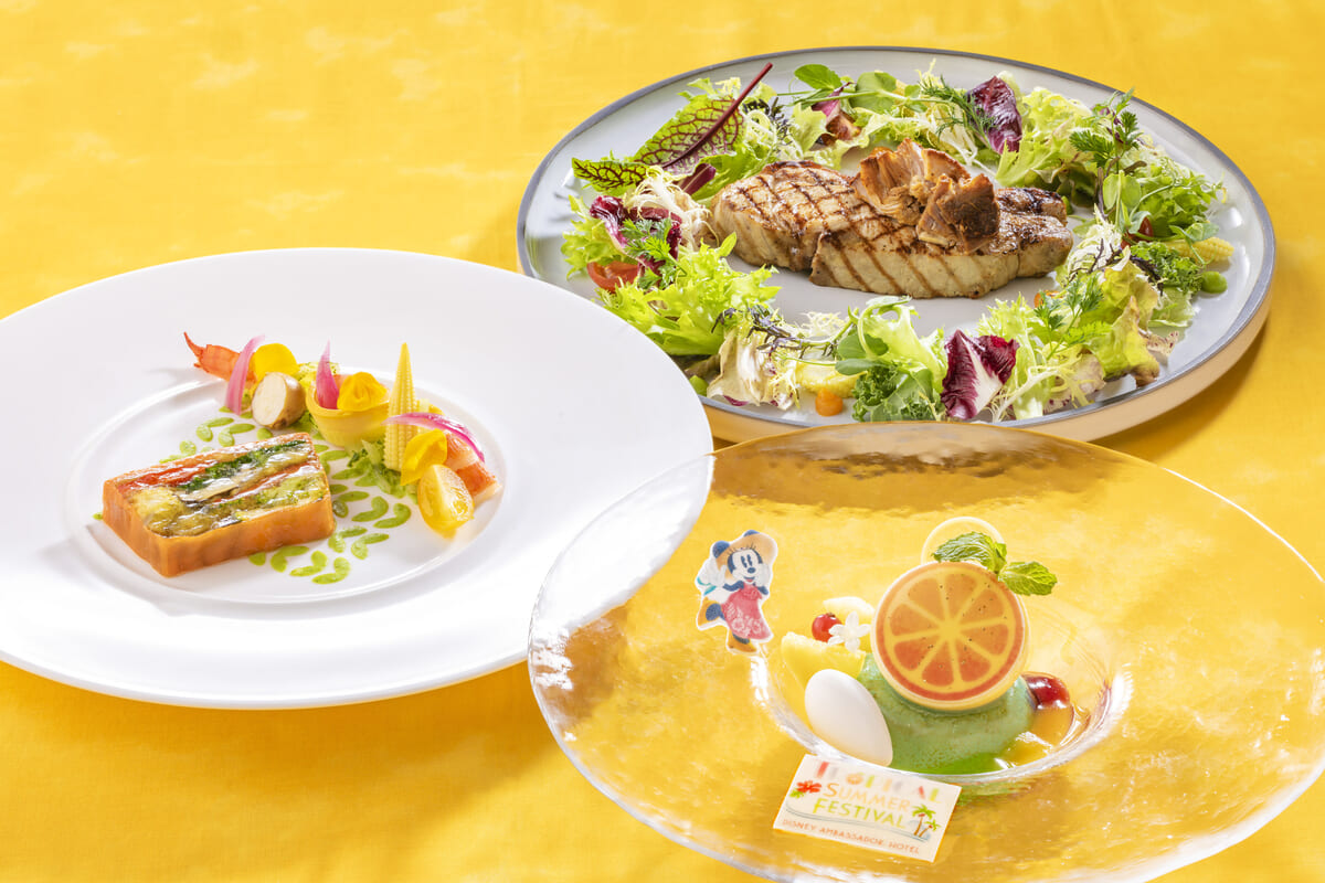 オリジナルのチャームやコースター付き！ディズニーアンバサダーホテル 