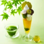 クラッシュ新茶ゼリー×煎茶みつ、八十八夜限定の11層！ 伊藤久右衛門 新茶パフェ