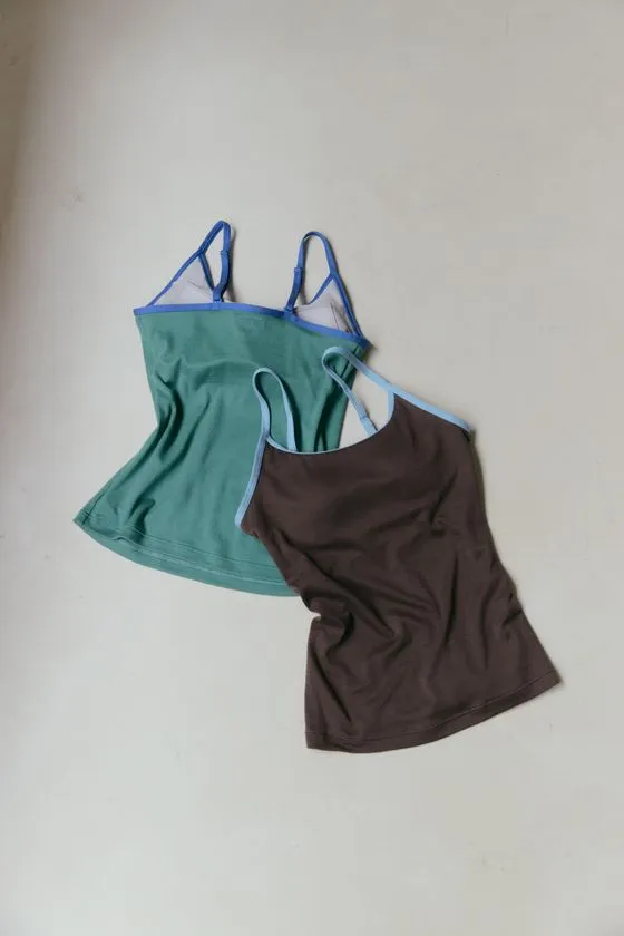 Cup In Bicolor Camisoleの正面着用カット