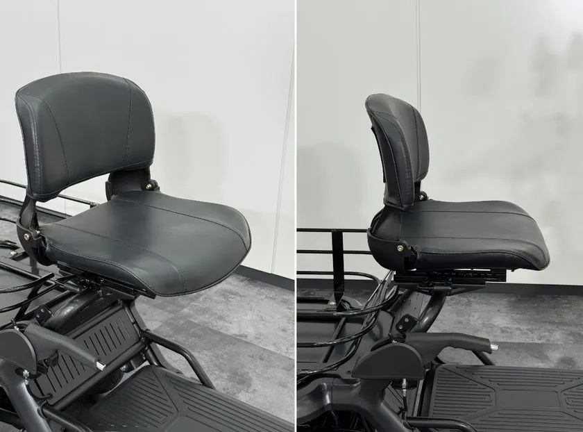 エレキャリーの黒レザー製シートとバックレストを正面・斜め後方の2アングルで撮影した部品クローズアップ写真