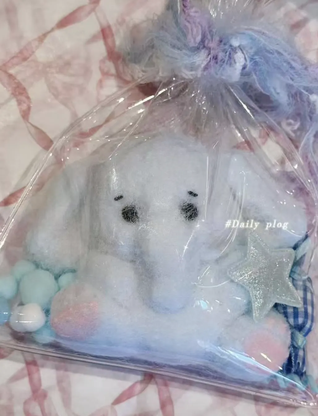 ぷにっこ ふわふわぞうさん — ゾウをモチーフにしたふわふわ質感のスクイーズ
