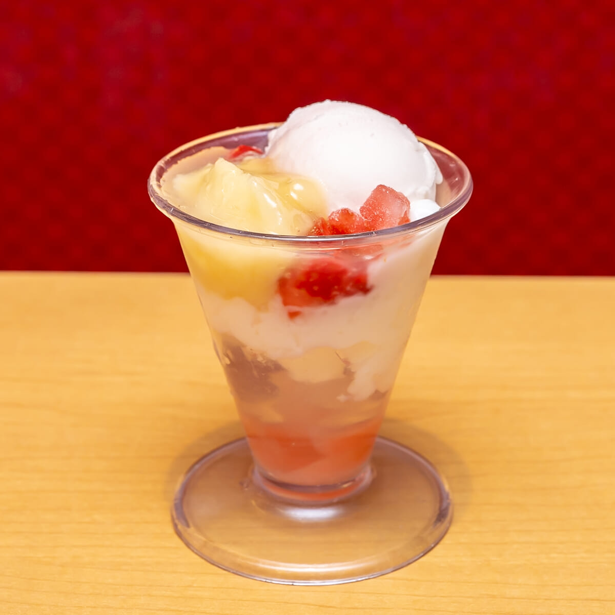 桃すぎるパフェ