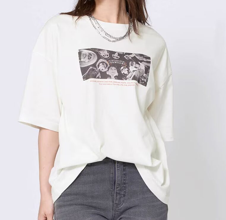 ユニセックススーベニアTシャツ リメンバー・ミー ホワイト