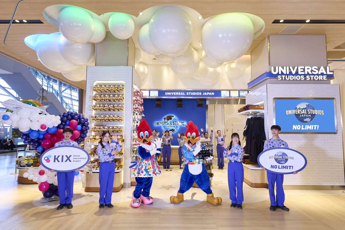 ジョージ様専用 空港限定おさるのジョージグッズや特別な体験ができる 
