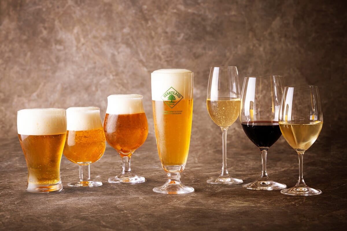 冷たい生ビールや赤白ワインなど充実のフリーフロー