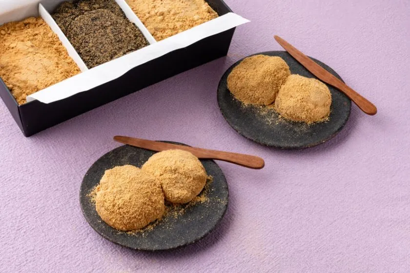 風味の違う三種のきな粉(ふくゆたか・黒ごま・深煎り)をお愉し