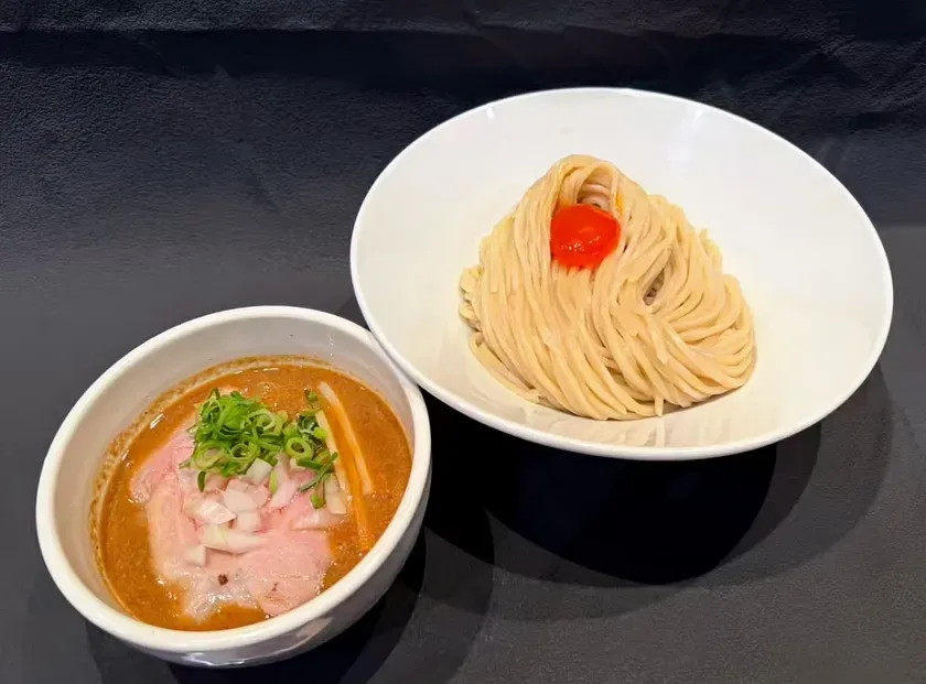 ポルチーニ香る特製鶏白湯塩らーめん
