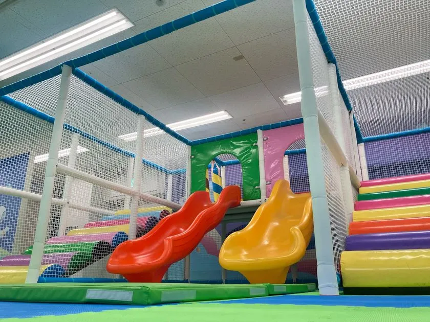スーパージャングルジム 屋内大型遊具