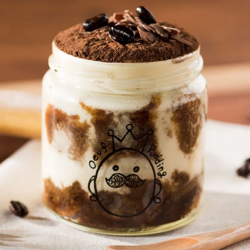 コーヒー豆を飾った瓶プリン