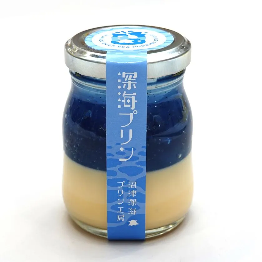 青い層の深海プリン