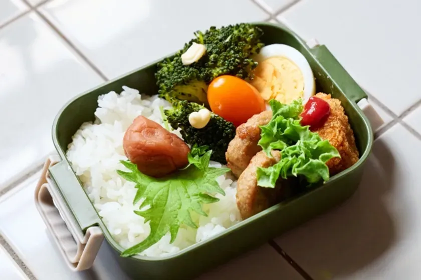 食事提供の弁当イメージ
