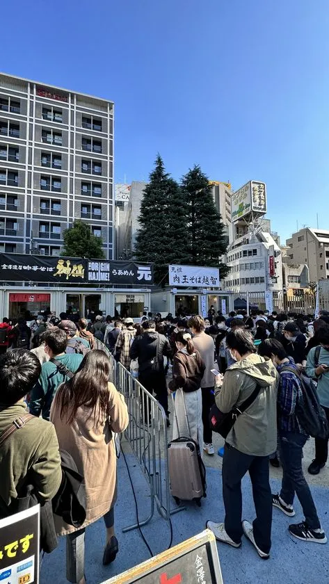 会場入口付近の待機列