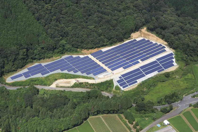エクソル 福知山発電所の太陽光発電所全景
