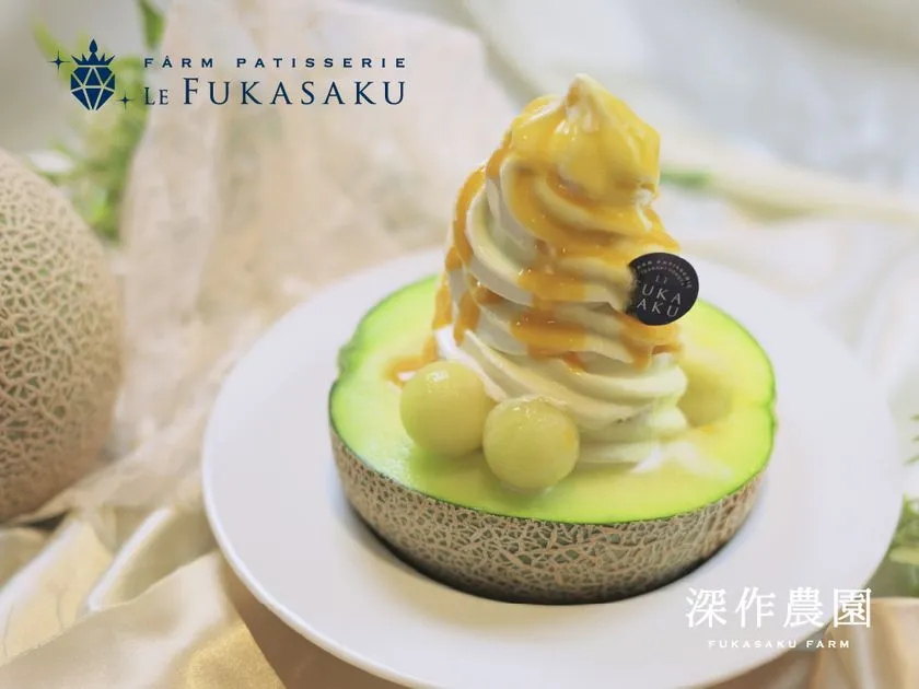 半玉メロンを使ったパフェ
