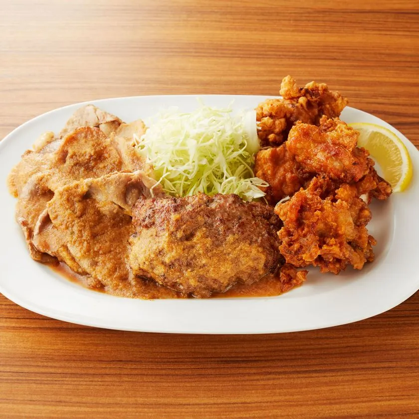 肉料理を盛り合わせたボリュームプレート