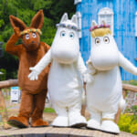 期間中、ムーミン谷の仲間たちとスタッフが花冠を着けてお出迎え