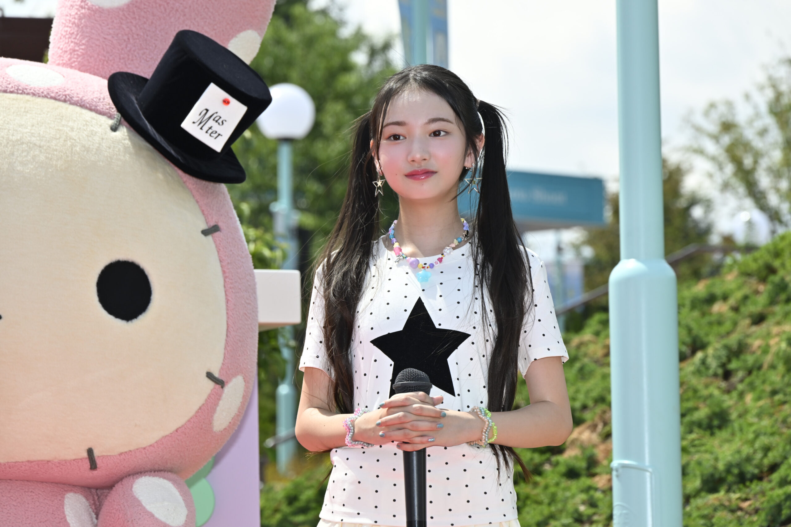 雫月ももさん